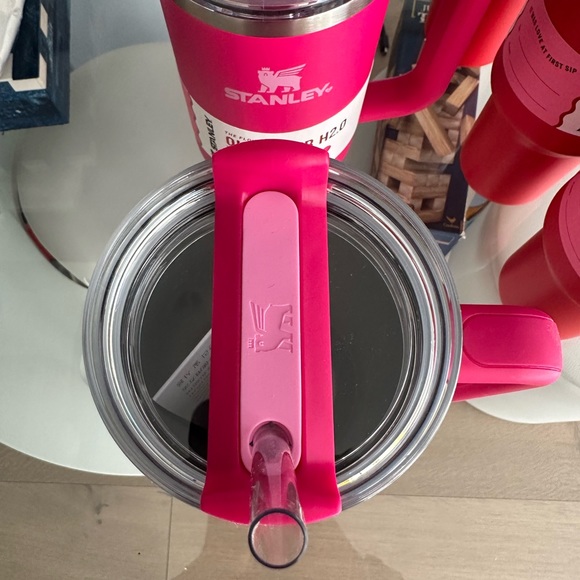Stanley 40 oz Stainless Steel H2.0 Flowstate Quencher Tumbler valentine bundle - Picture 9 of 10